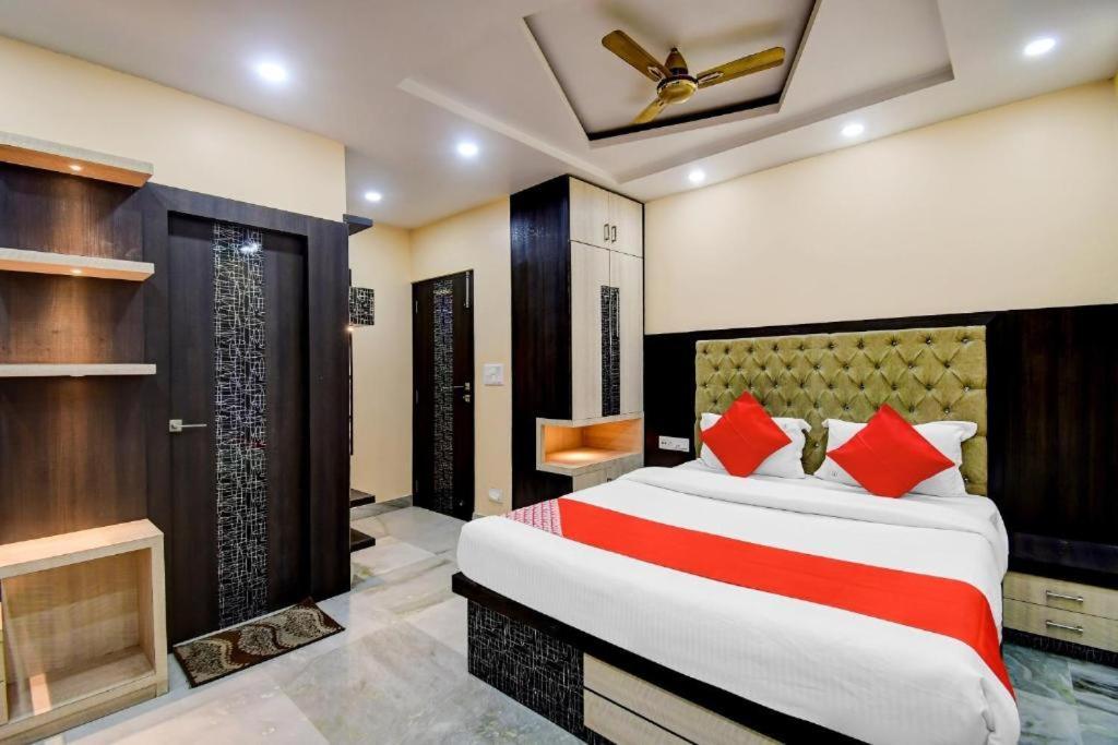 Dharmatala Inn Calcutta Exteriör bild